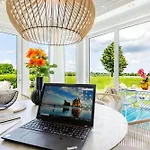 Strandperle In Premium Lage Am Fuer Urlaub Und Workation Mit Hundestrand 度假居