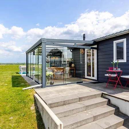 Strandperle In Premium Lage Am Fuer Urlaub Und Workation Mit Hundestrand Lathum