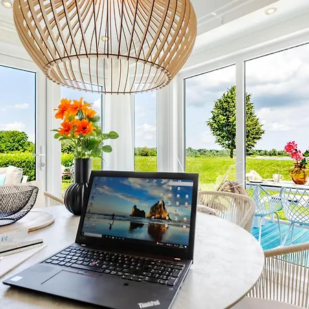 Strandperle In Premium Lage Am Fuer Urlaub Und Workation Mit Hundestrand بيت للعطل