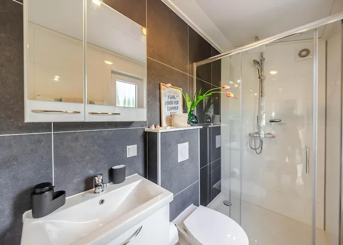 Strandperle In Premium Lage Am Fuer Urlaub Und Workation Mit Hundestrand * Lathum