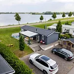 Strandperle In Premium Lage Am Für Urlaub Und Workation Mit Hundestrand Lathum